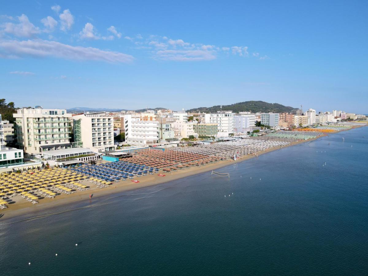 Nautilus Family Hotel بيزارو المظهر الخارجي الصورة